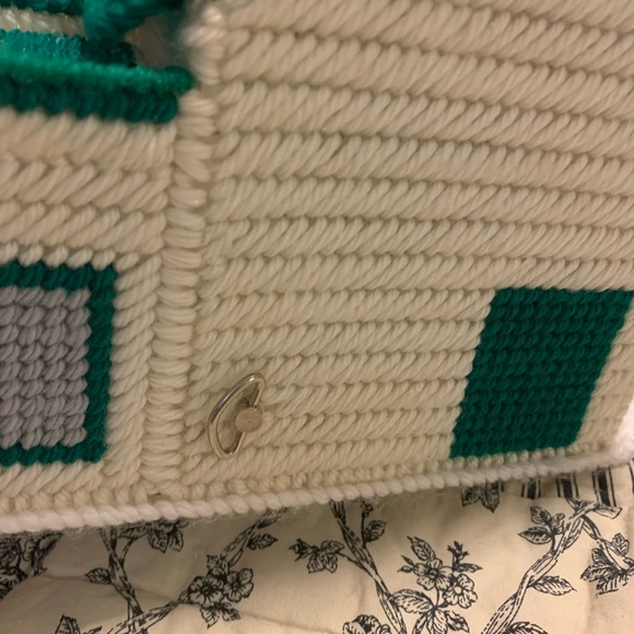 Christmas Village Garage with Music Box - Picture 7 of 11